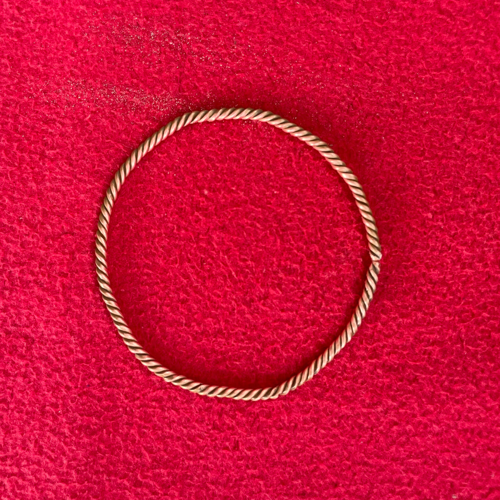 Single twist energy healing copper tensor bracelet