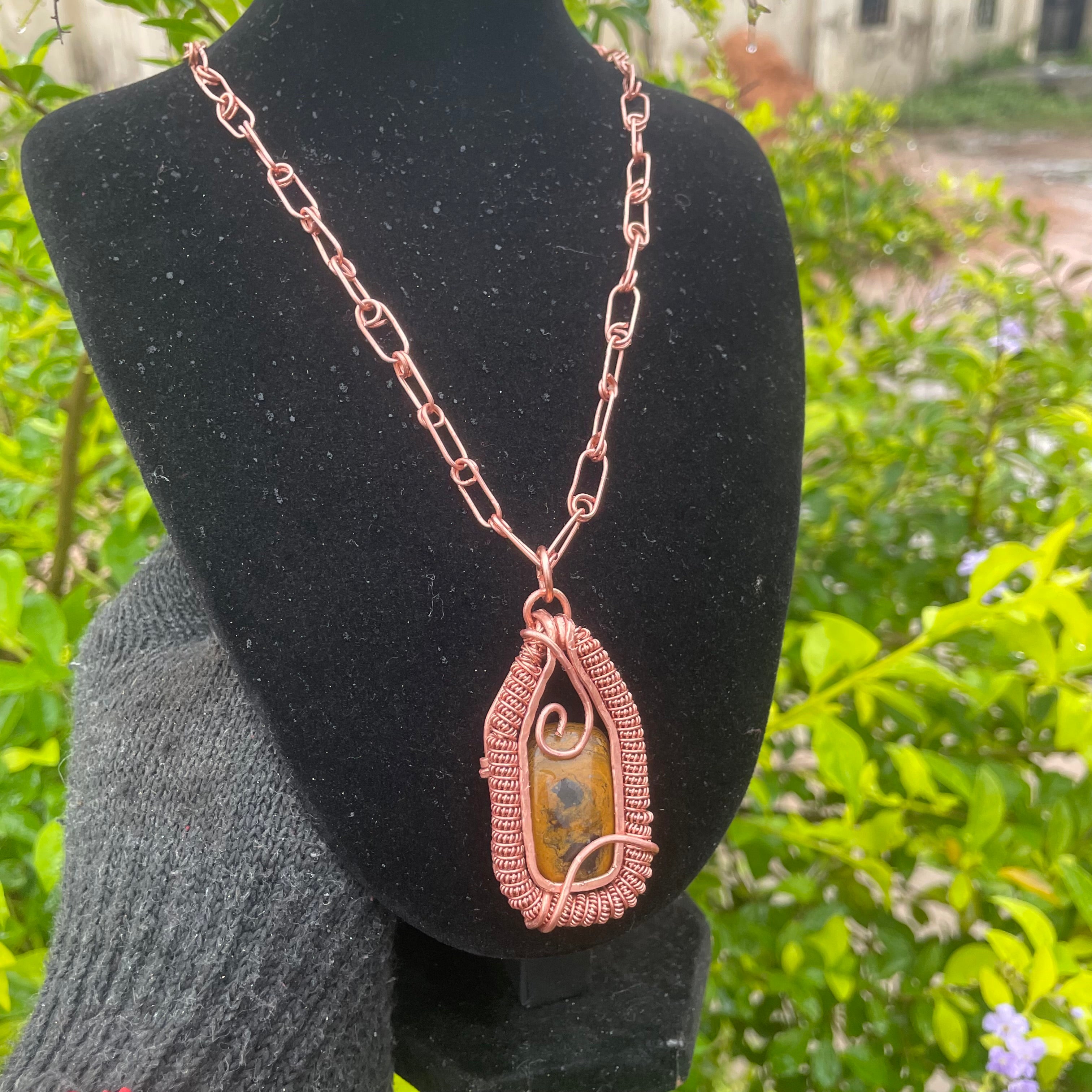Tiger eye healing pendant for daily wear