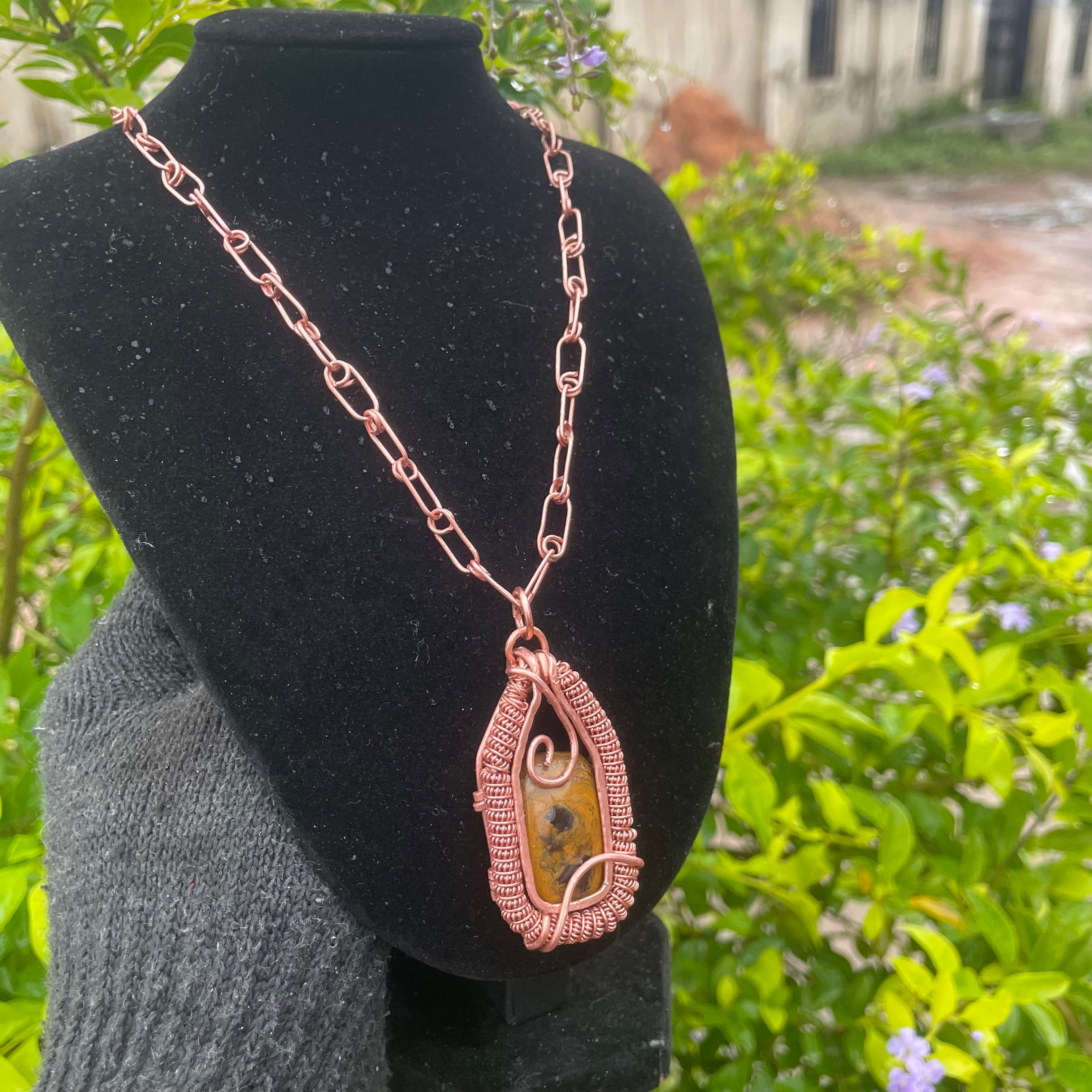 Tiger eye healing pendant for daily wear
