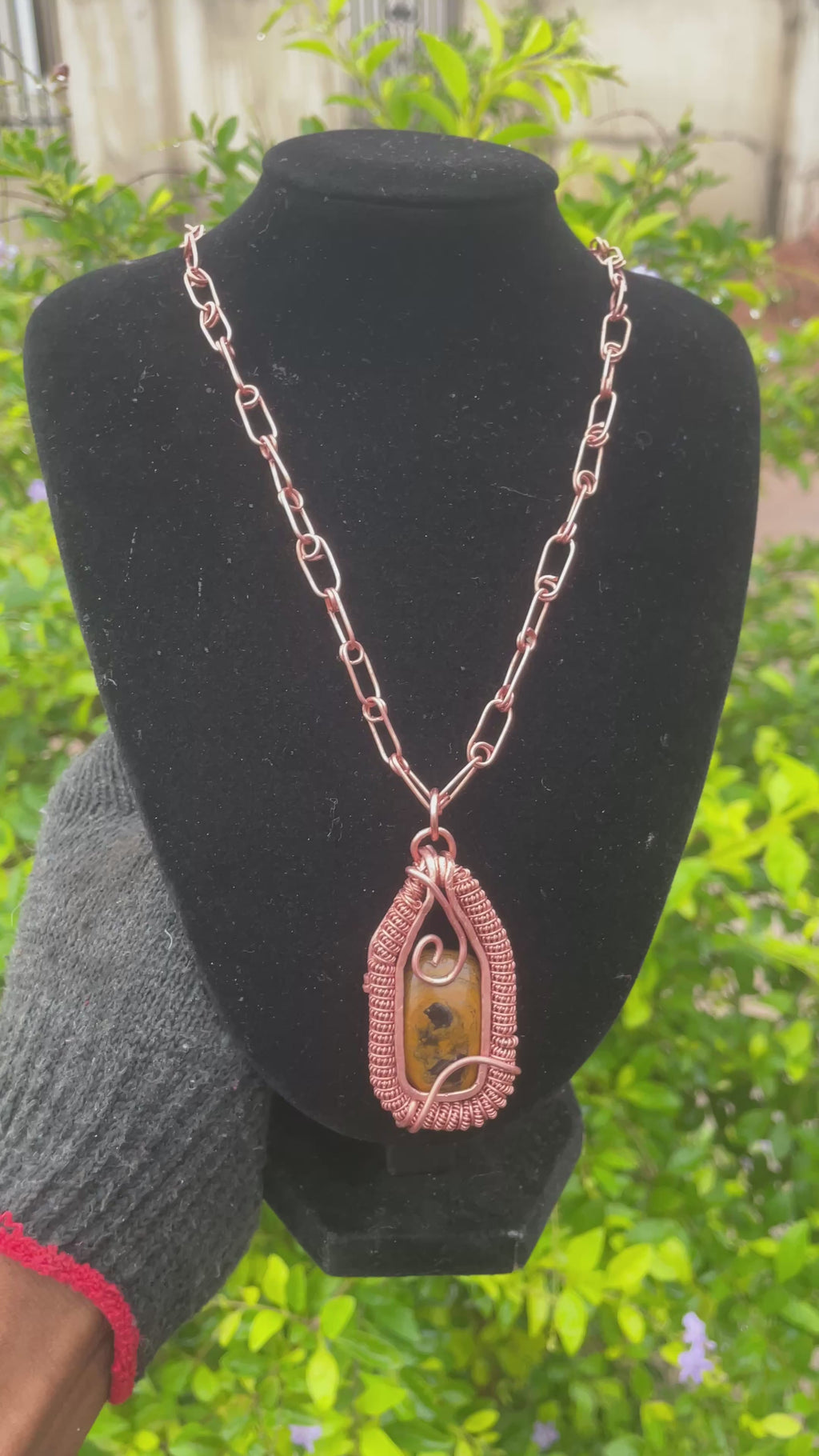 Tiger eye healing pendant for daily wear